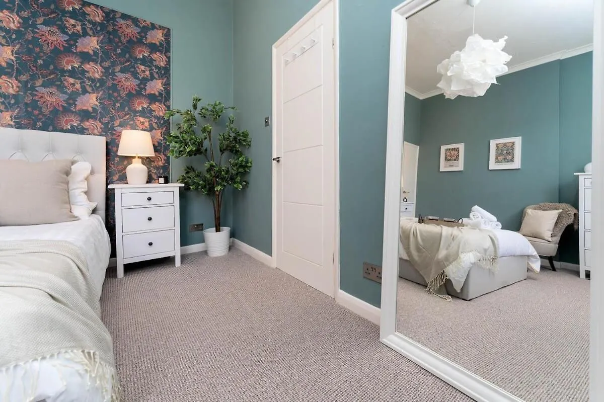 Host & Stay - Round Hill Apartment Брайтонн