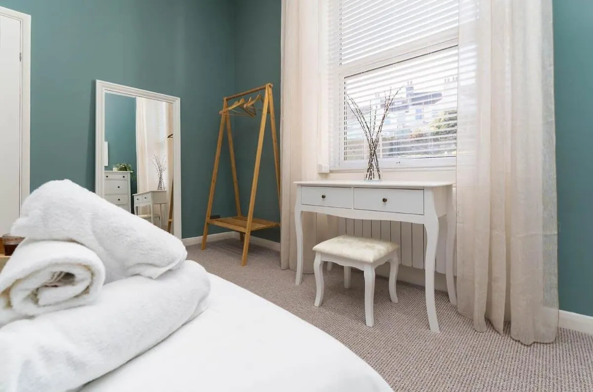 Host & Stay - Round Hill Apartment Брайтонн